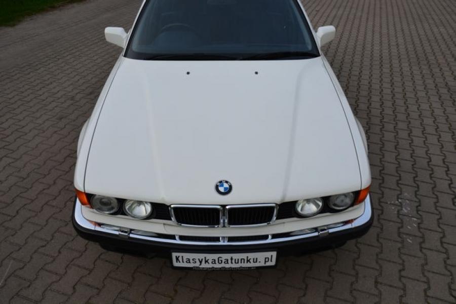 Детали экстерьера BMW 740i (E32) 1992 года  (UK) (фото 59 из 170)